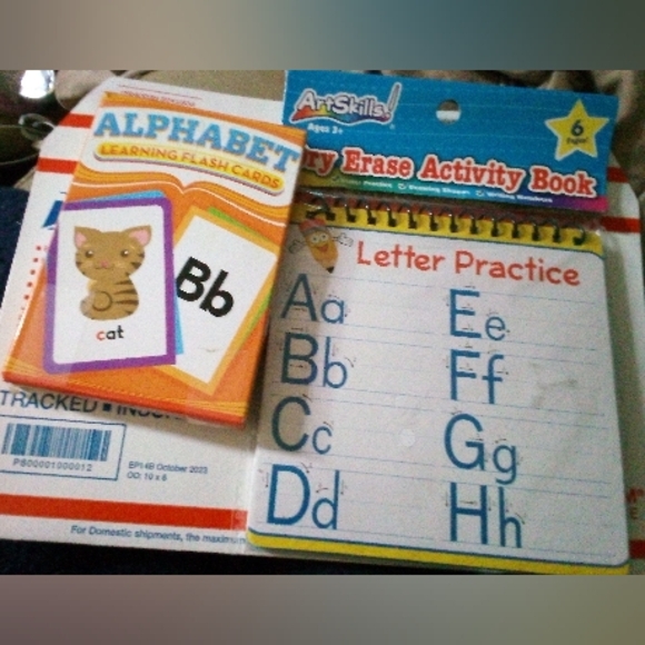 DRY ERASE ACTIVITY SET PLUS ALPHABET CARDS - Picture 1 of 1